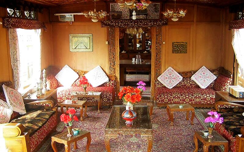 Young Jacqueline Houseboat, Srinagar 4